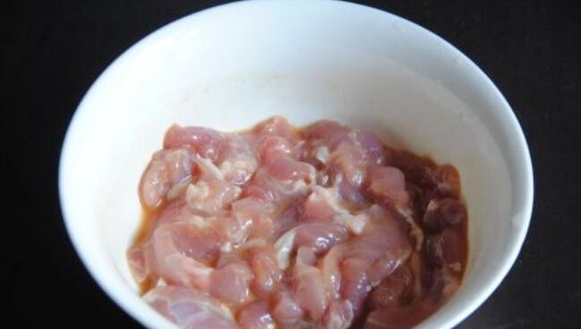 口蘑炒肉片的步骤是什么