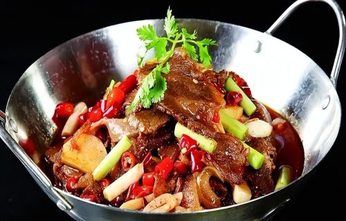 麂肉干锅(鹿肉带皮的烹饪方法)