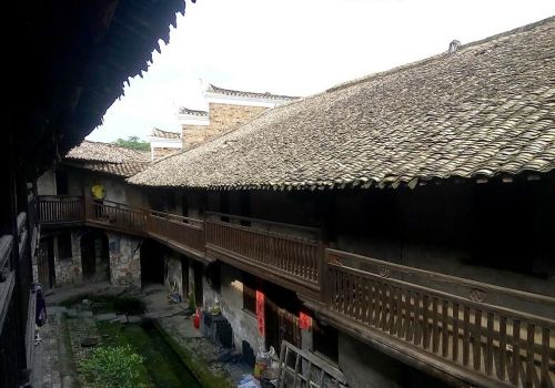 江西客家围屋在哪里(赣南的客家围屋形状是什么样子)