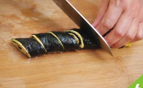 海苔片怎么做寿司(海苔巻き)