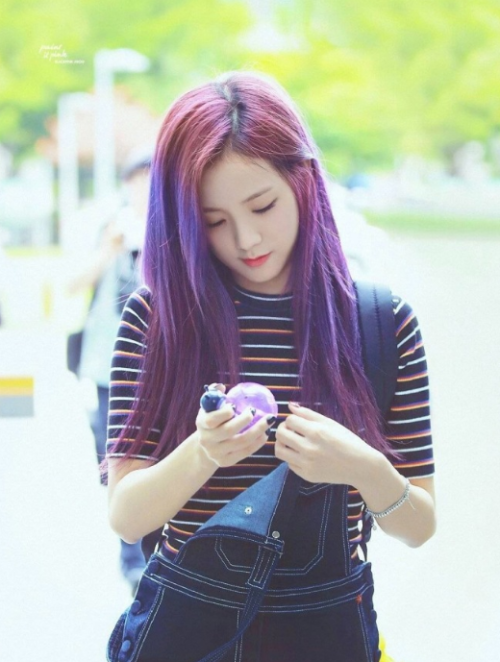 韩国紫色头发明星(韩国女团紫发)
