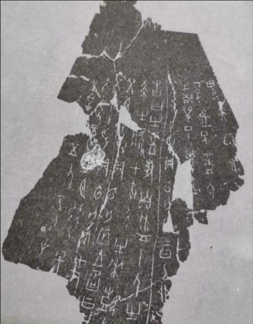 为什么中国古代文字都是竖着写的(古代文字为什么是竖排)