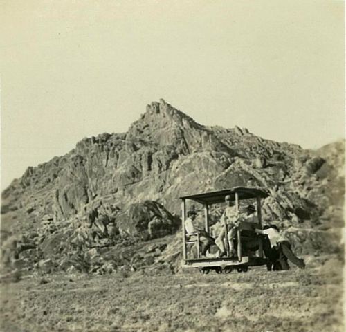 民国老照片：1940年连云港海州朐山磷矿石