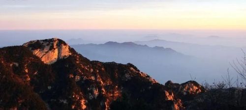 泰山日出图片 实拍(泰山日出图片 清晨 唯美)