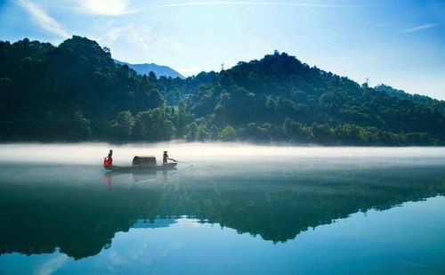 孟浩然气蒸云梦泽波撼岳阳城同登岳阳楼(孟浩然 气蒸云梦泽)