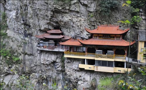 临海悬空寺在哪里(台州悬空寺)