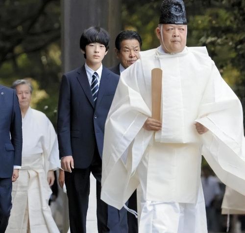 日本武烈天皇选宫女(日本天武天皇)