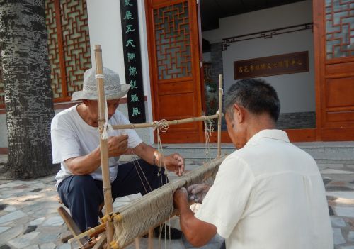 越洗越软的绸子,原来是这样制造出来的(绸子用什么料做的?)