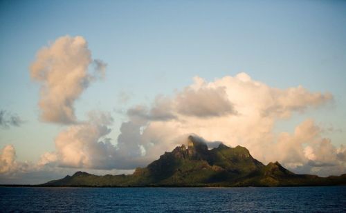 嫣然浅笑下一句(嫣然浅笑的意思)