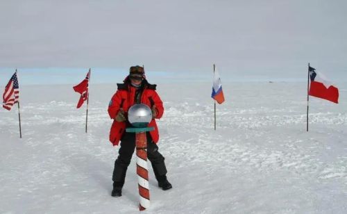 神奇的北极点和南极点是什么(神奇的北极点和南极点作文)