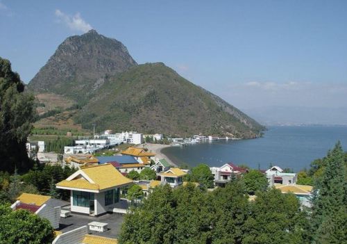 滇山惟多土,故多壅流而成海,而流多浑浊,唯抚仙湖最清(抚仙湖滇国)