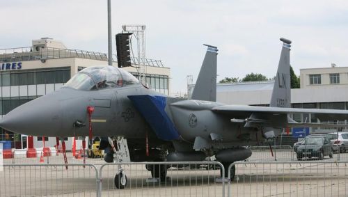 F-15E超音速战斗轰炸机