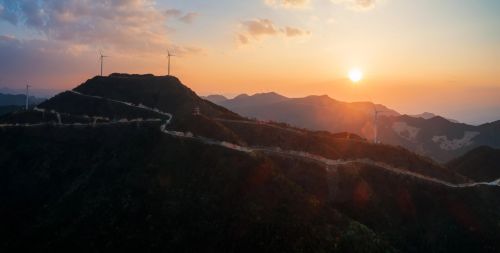 想来一场说走就走的旅行的说说,我带上你(赴一场说走就走的旅行)