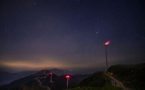 想来一场说走就走的旅行的说说,我带上你(赴一场说走就走的旅行)