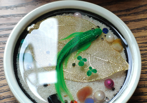 一条绿鲤鱼【琥珀绘】