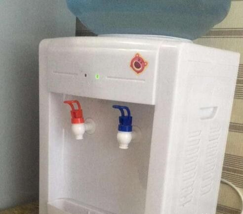饮水机里面的水能烧开吗？饮水机烧开的水是多少度？