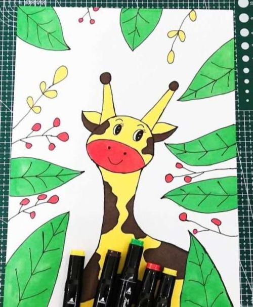 儿童画长颈鹿吃树叶(长颈鹿简笔画吃叶子的样子)