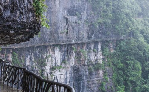 重庆周边旅游必去十大景点推荐(重庆周边热门旅游景点)