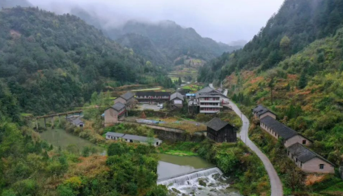 贵州大山深处发现一座空城，曾有2万人在此生活，今只有1人留守