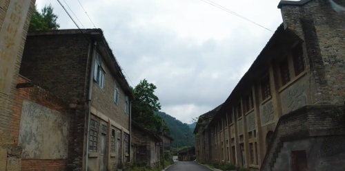 贵州大山深处发现一座空城，曾有2万人在此生活，今只有1人留守