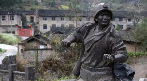 贵州大山深处发现一座空城，曾有2万人在此生活，今只有1人留守