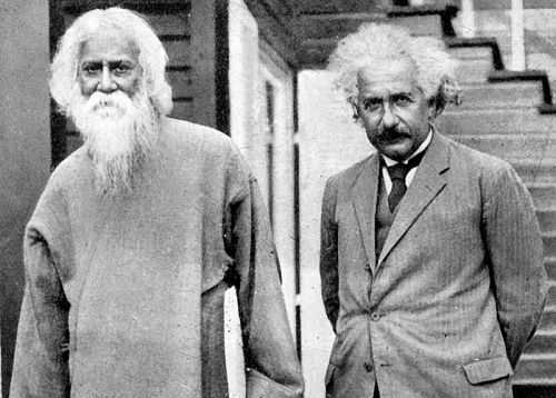 同为诺奖得主，爱因斯坦和杨振宁的理论，哪个更伟大？