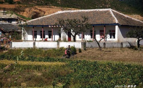 实拍朝鲜农村真实的景象，朝鲜农民生活究竟怎样？和你想象不一样