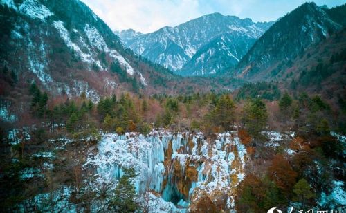 新春走基层：玉树琼花遍野开 雪山冰瀑入画来