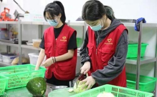 美食节、全鱼宴、2元盖浇饭……浙江高校美食也开始卷了！