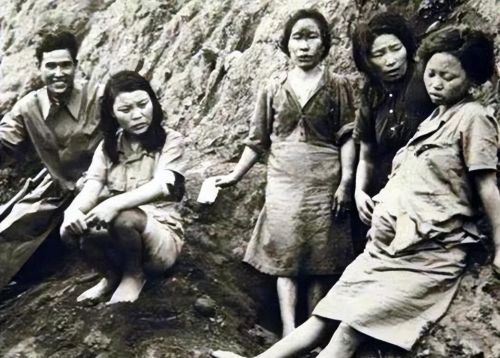 1945年，日本军官问一名中国“慰安妇”：和我回日本还是投奔共军