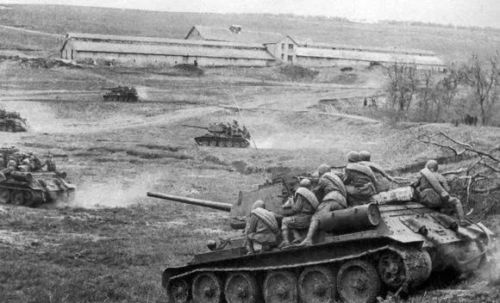 一个第6集团军的覆灭就让东线德军一蹶不振？事实上损失的是6个