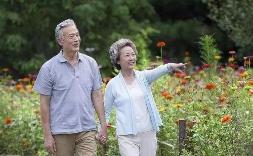 为何很多中年夫妻分房睡？是感情淡了？ 60岁后，还能有夫妻生活吗