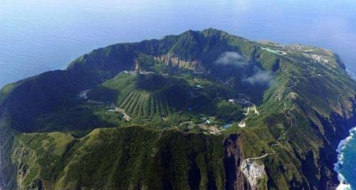 日本有7200多座岛屿，为何不开发无人岛，任其荒废，原因很无奈