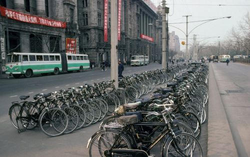 太令人怀念了！一位法国摄影师眼中，1970年代的上海