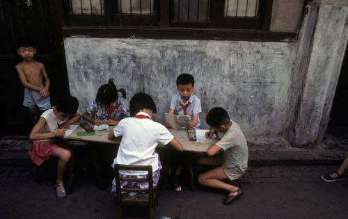 太令人怀念了！一位法国摄影师眼中，1970年代的上海