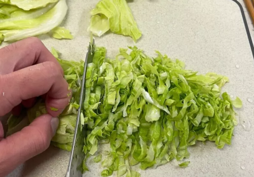 用大量高丽菜制作的美味「高丽菜煎饼」！