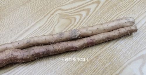 菜农偷偷提示我，这种山药可别买，白送也不要，转告身边人别再吃