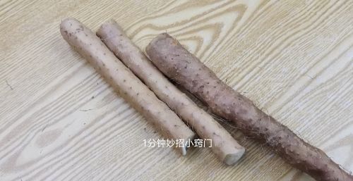 菜农偷偷提示我，这种山药可别买，白送也不要，转告身边人别再吃