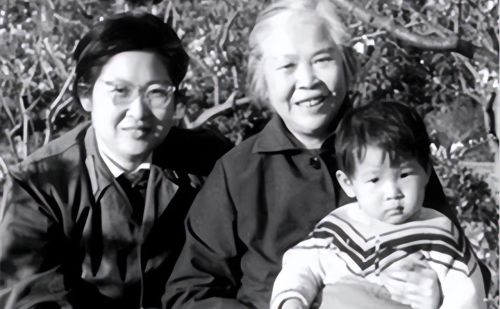 四人帮被捕后，组织问贺子珍有何需要，她说出藏了30多年的愿望