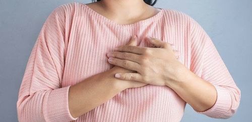 女性的坏情绪都印在乳房上，这3种伤害乳房健康的行为赶紧停止！