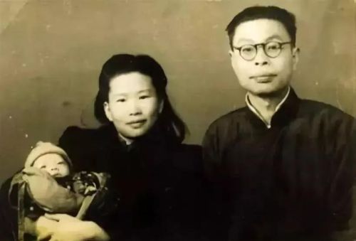 1949年，李白烈士遗体发现时，留下的一张老照片，让人潸然泪下！