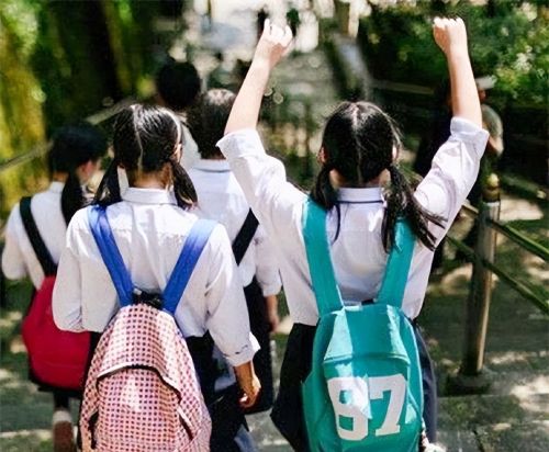 纪实：日本9岁女孩放学失踪，10年后在邻居家发现，体重仅36公斤