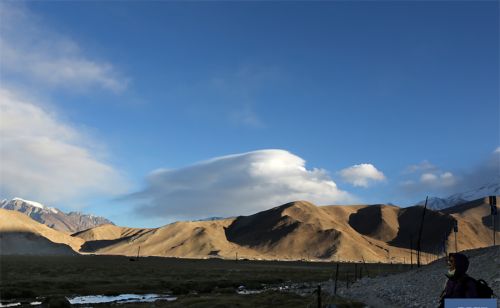 高原上绝美景观，世界海拔最高的湖泊：帕米尔高原上的喀拉库勒湖