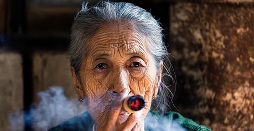 抽烟的人，寿命一定长不了吗？专家通过50年的研究调查，发现真相