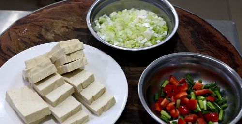 “谷雨过后不吃白，立夏疾祸易招来”，“白”到底指的什么食物？