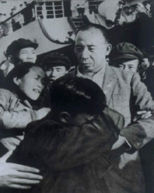 1958年，日本抓到一名“野人”，被送回中国后，刘少奇竟亲自接待