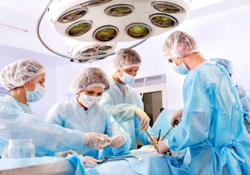 手术室里的“尴尬”事：做手术的时候，为什么要脱光衣服和裤子？