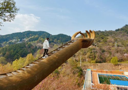 武汉黄陂发现“网红佛手”，藏在4A景区内，据说好多游客会来打卡