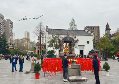 武汉这座“小众寺庙”，以前几乎没什么人，现在却成为了网红景点