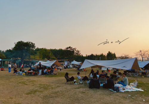 广东佛山有一处热门露营地，就在南海区丹灶镇，好多游客慕名而来